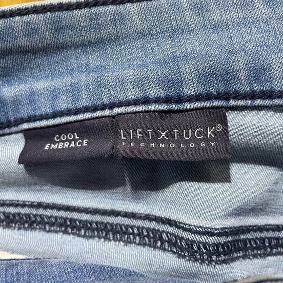 NWT NYDJ SIZE 16 CROPPED JEANS - Picture 4 of 5